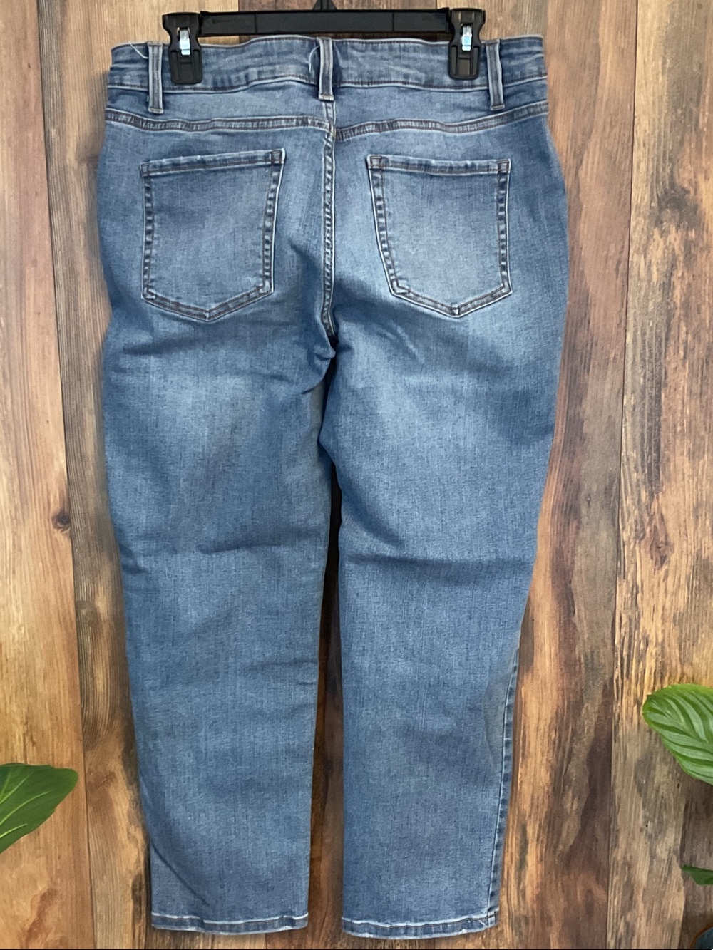 Time and Tru Straight Leg Jeans 14P    W468